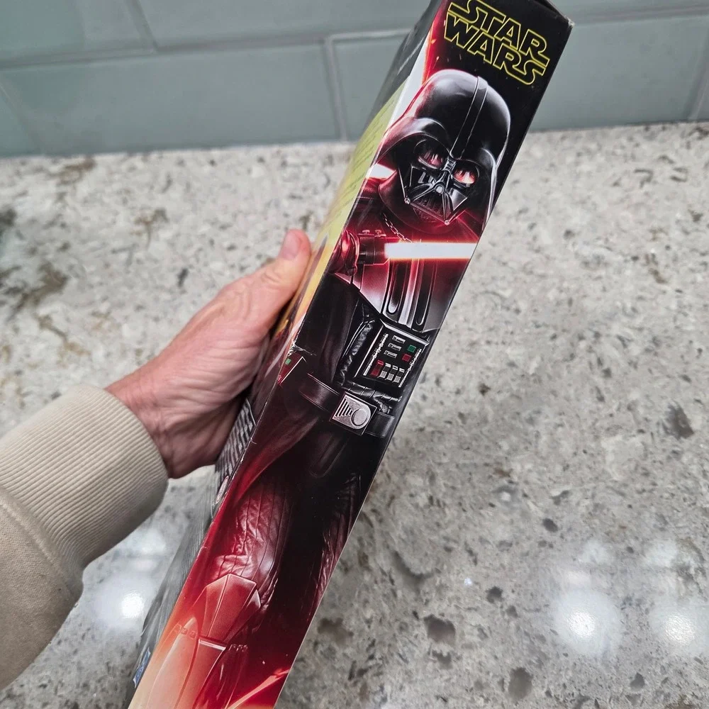 Star Wars Darth Vader Figure Boxed Hasbro Collectible Toy (slight box‎ damage)